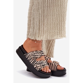 Inna Chinelos femininos com fivelas na plataforma Zebra branco 1 Inna Chinelos femininos com fivelas na plataforma Zebra branco 1