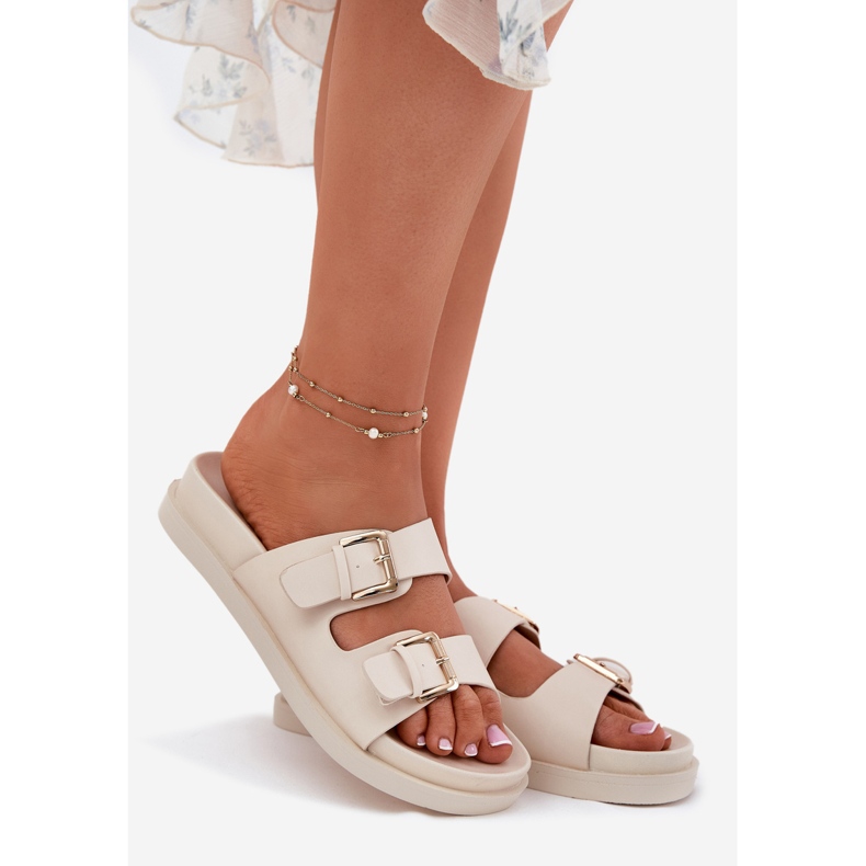 EVento Chinelos femininos com fivelas douradas bege 1 EVento Chinelos femininos com fivelas douradas bege 1