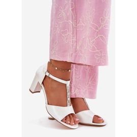 EVento Sandálias femininas no poste com um sabor decorativo de conto de couro ecológico branco 1