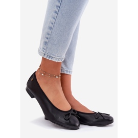 Ballerinas de couro feminino Maciejka P6800-01 preto com um arco 1