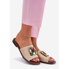 Jezzi Flipes femininos de grama plana com ornamento dourado 1