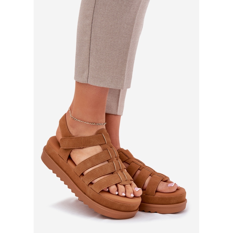 Inna Sandálias femininas na plataforma de camurça de camelo castanho 1