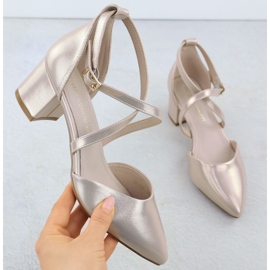 Sandálias femininas no post Golden Sergio Leone SK-830 dourado 1