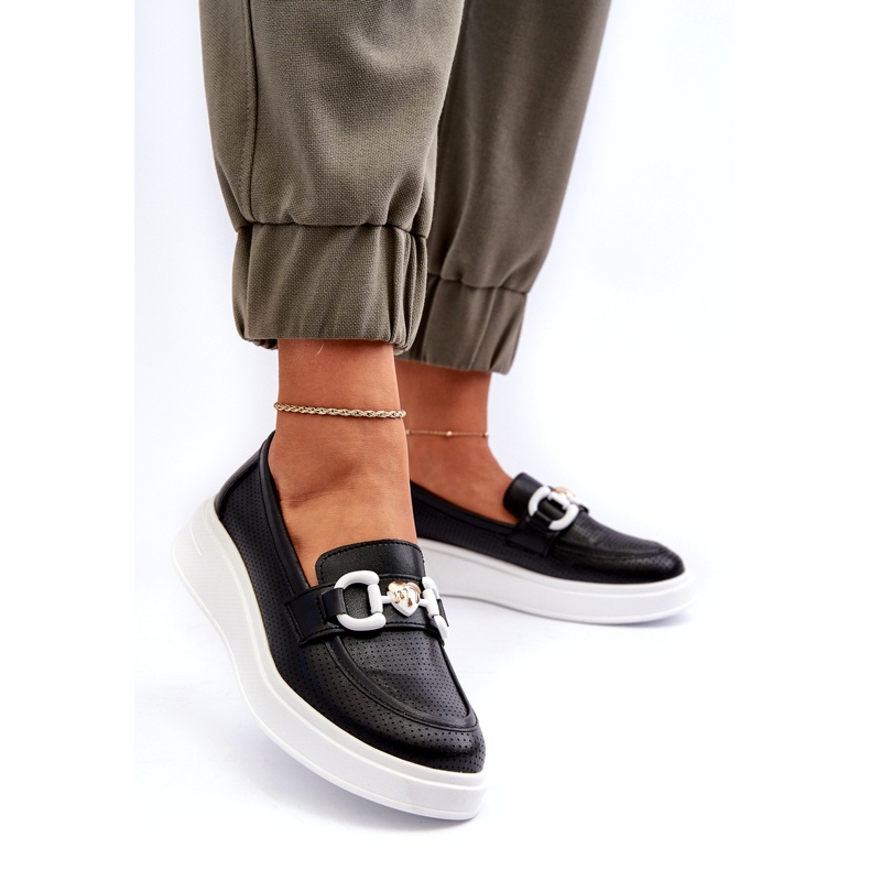 S.Barski Mocas de couro feminino na plataforma Czarne S. Barski LR720 com um ornamento preto 2