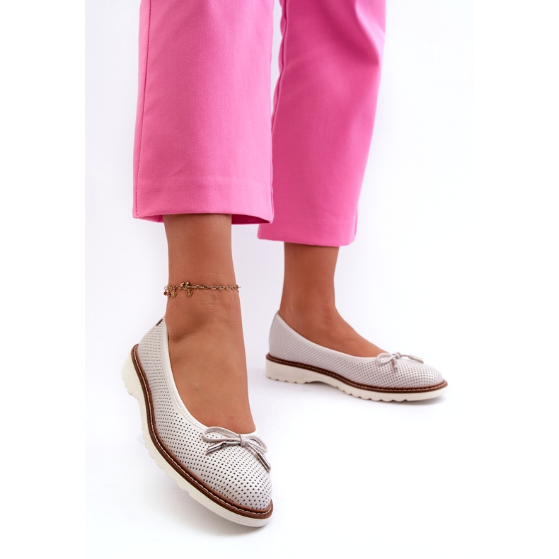 Sapatos de bailarina femininos abertos feitos de couro natural Maciejka P6509-11 branco 1