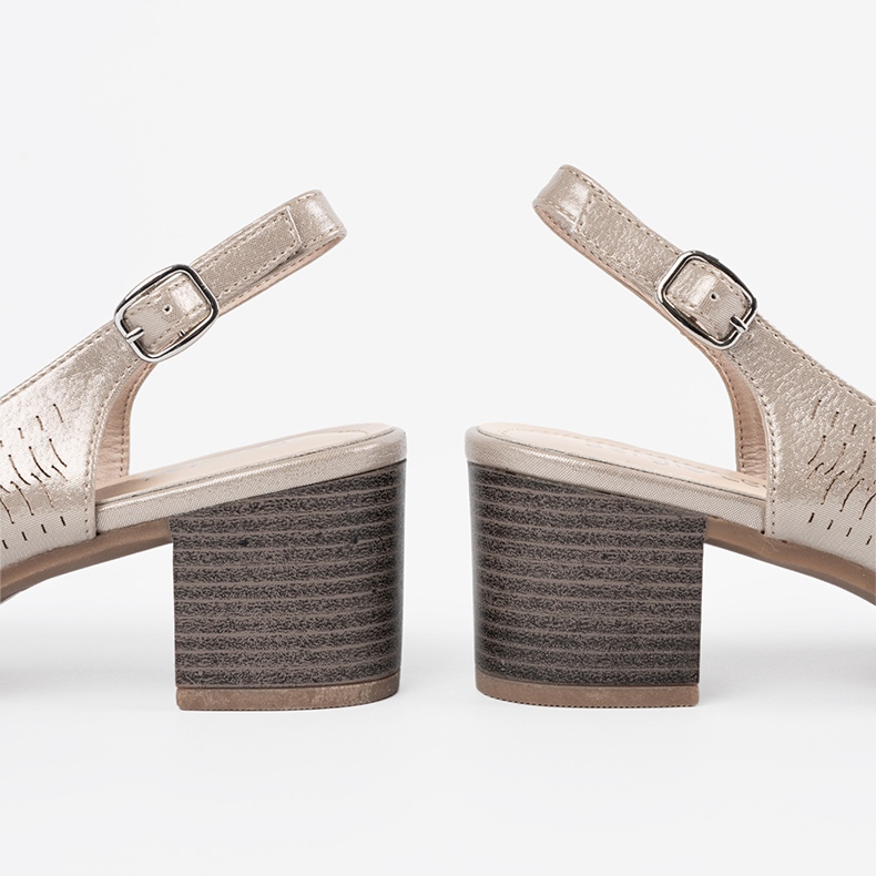 Sergio Leone Sandálias douradas de baixo peso dourado 1