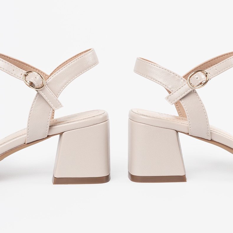 Sandálias bege femininas Sergio Leone 1