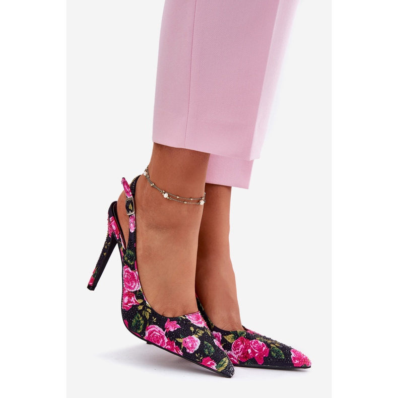 Inna Sandálias decoradas em um salto alto em rosas pretas preto 1
