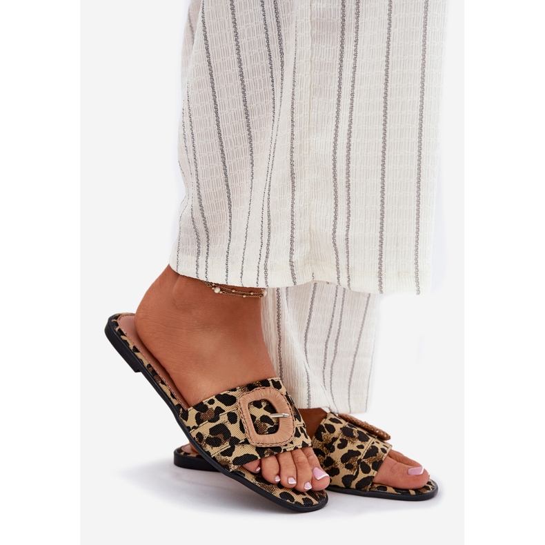 Inna Chinelos femininos planos com uma fivela de leopardo decorativo castanho 1 Inna Chinelos femininos planos com uma fivela de leopardo decorativo castanho 1