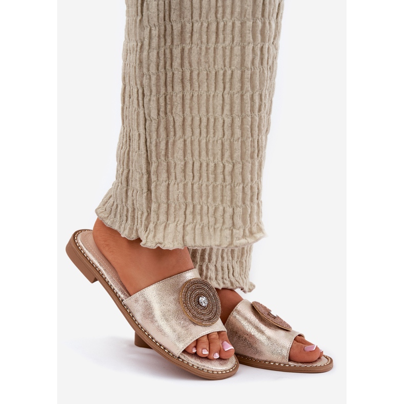 S.Barski Flipes femininas de salto plano com um ornamento de S. Barski Kv51-013 Zloty dourado 1