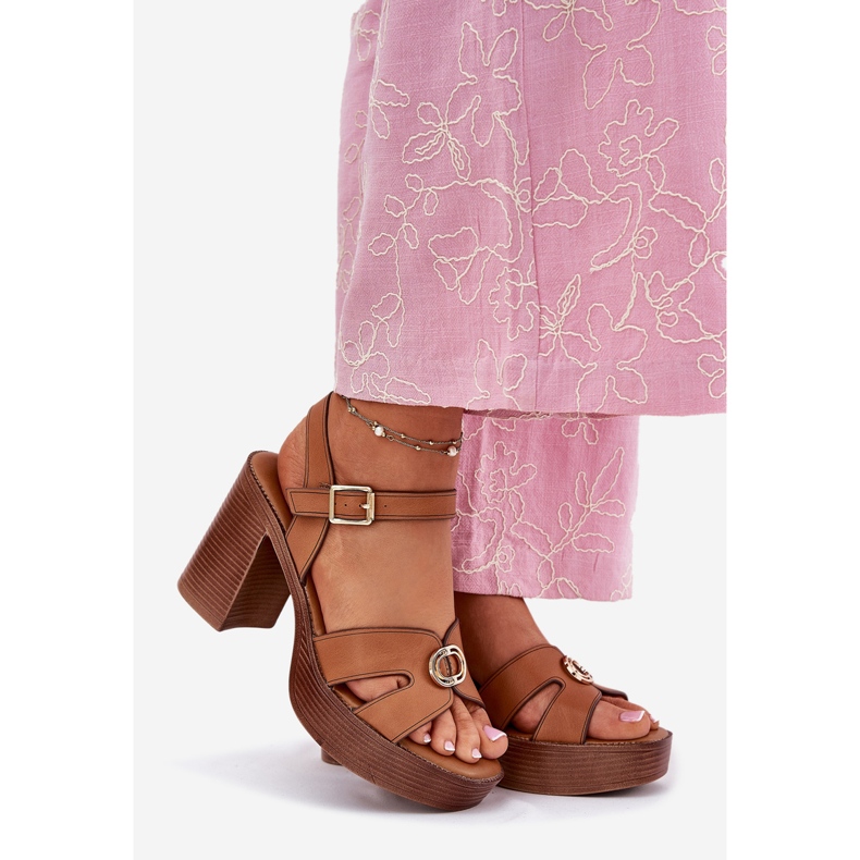 EVento Sandálias femininas no Camel Golden Decoration Post marrom 1