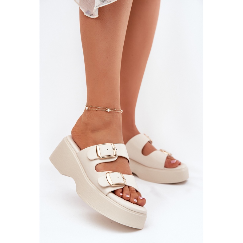 Inna Flips femininos na cunha e plataforma com braçadeiras implorando bege 2