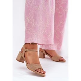 EVento Sandálias de saltos altos de saltos altos de camurça ecológica bege 2