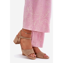 EVento Sandálias de saltos altos de saltos altos de camurça ecológica bege 1