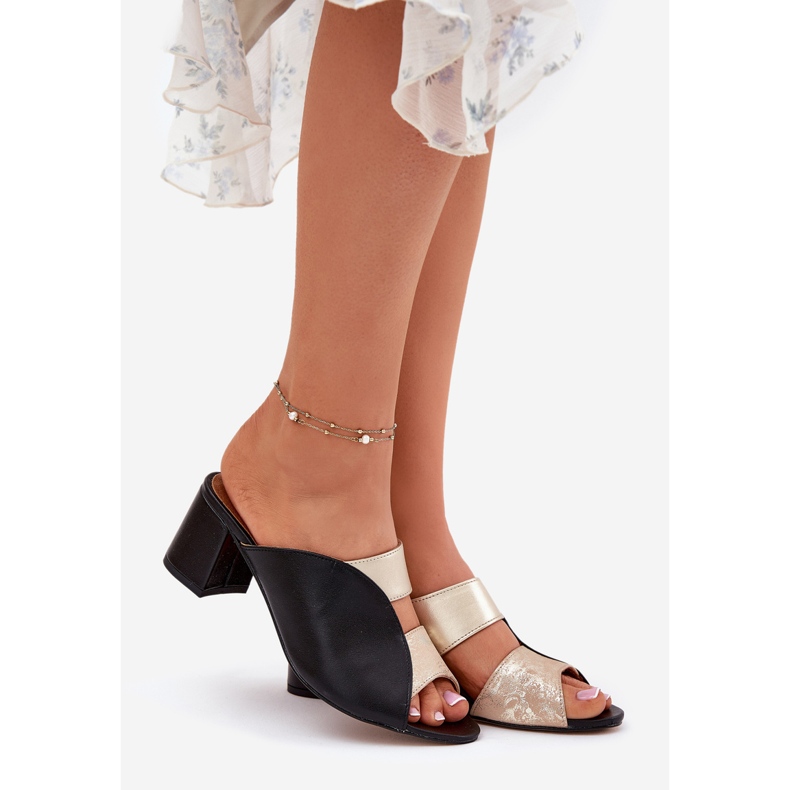 Flipers de couro feminino no Maciejka Post 06943-25 Black and Gold preto 1