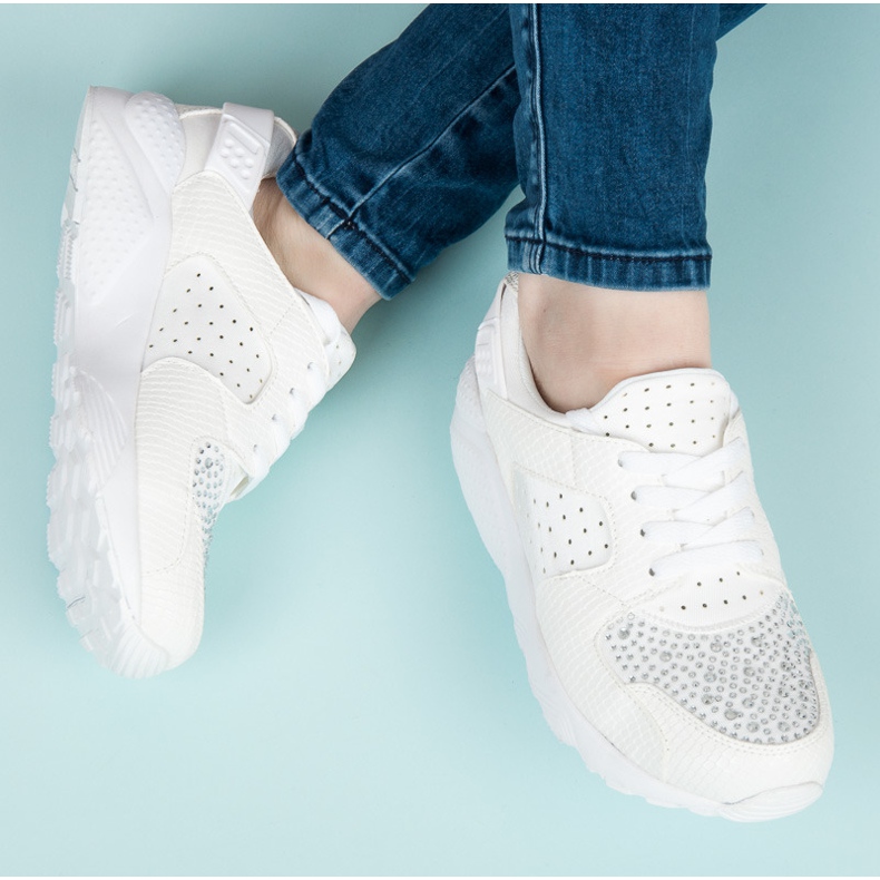 Kylie Calçado esportivo com cristais branco 1