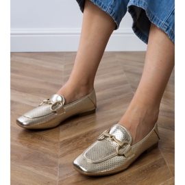 Ballerinas Golden Mulheres elegantes com um ornamento dourado 2