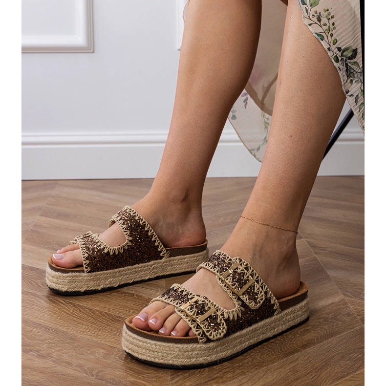 Brown alpargelas brilho flip -flops com fivelas castanho 1 Brown alpargelas brilho flip -flops com fivelas castanho 1