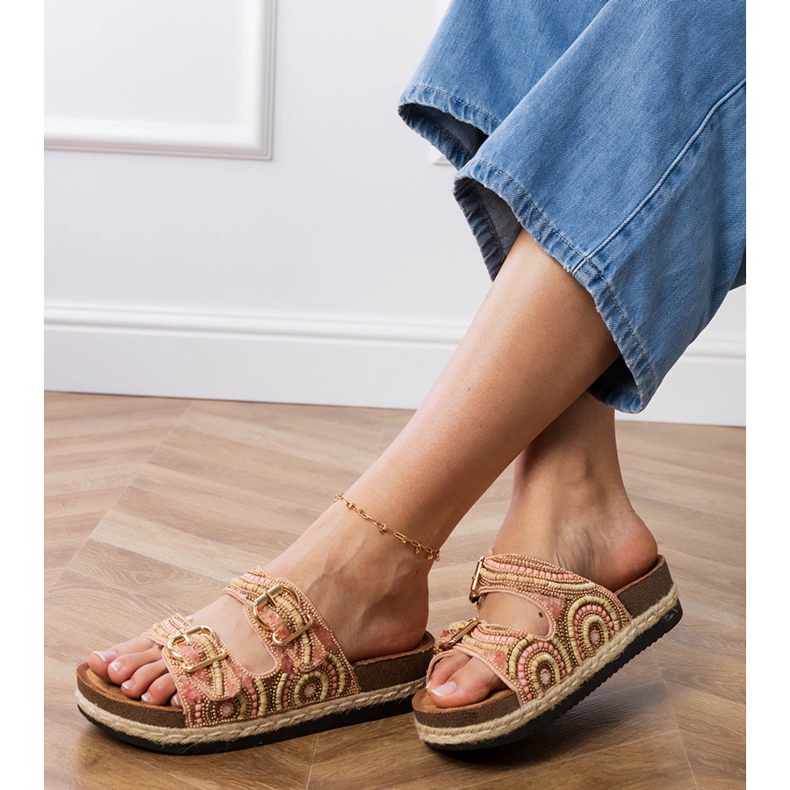 Chinelos étnicos rosa com grampos em listras 2