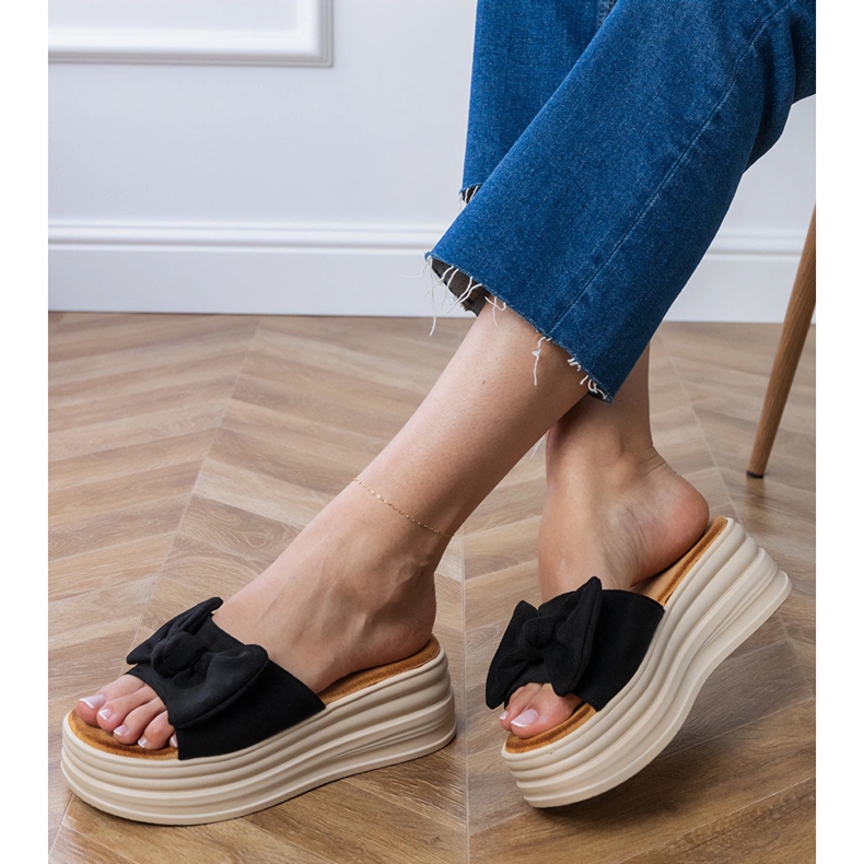 Sandália plataforma preta com laço preto 2