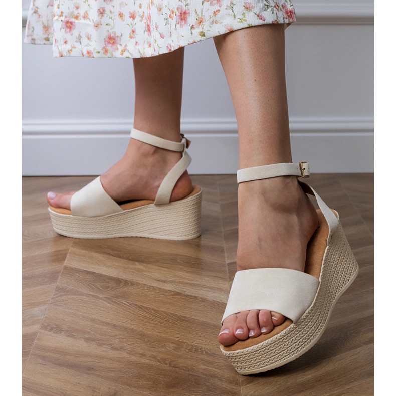 Sandálias bege na plataforma Ekozamsz 2