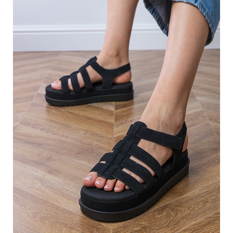 Sandálias de gladiador preto na plataforma 2