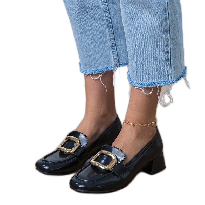 Sapatos de bleos -lombares de mulheres negras com uma decoração de ouro preto 1 Sapatos de bleos -lombares de mulheres negras com uma decoração de ouro preto 1