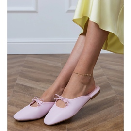 Flip -flops rosa construído em uma sola plana 2 Flip -flops rosa construído em uma sola plana 2