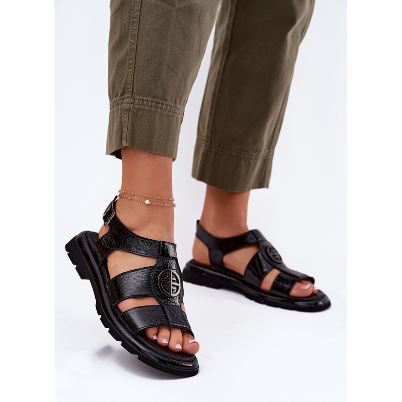 Sandálias de couro feminino envernizadas com detalhes decorativos artiker 56c0691 preto 2