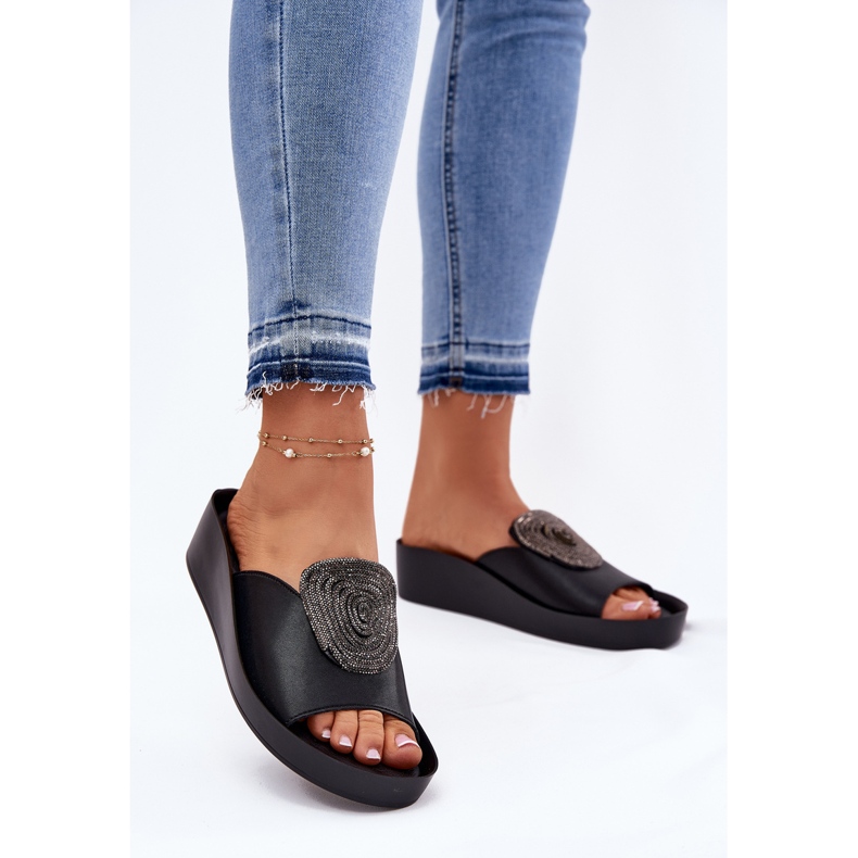 S.Barski Flipers de couro feminino com um ornamento KV51-028 preto 2