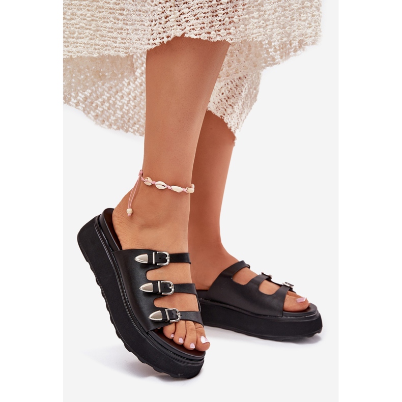 Flips femininos na plataforma com listras pretas preto 1