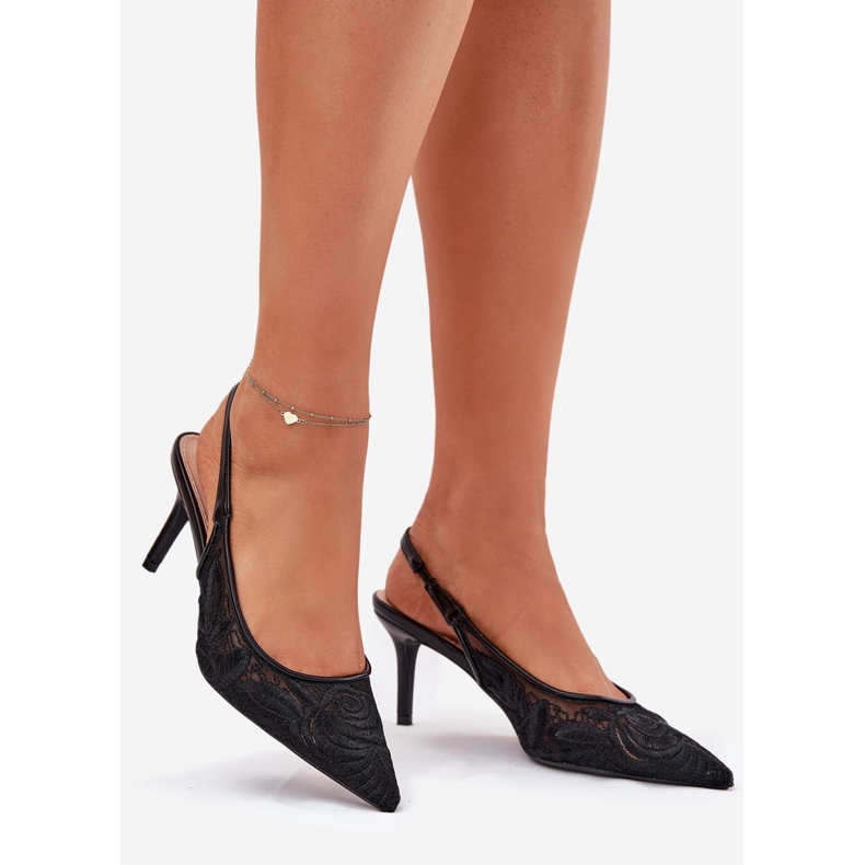 Sandálias de saltos de renda com um salto aberto preto 2