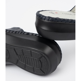 Chinelos femininos com uma inserção de couro azul marinho 2