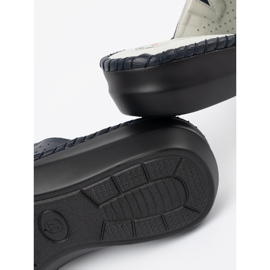 J. Star Chinelos com uma inserção de couro azul marinho 1