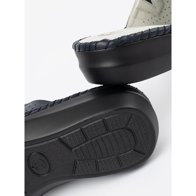 J. Star Chinelos com uma inserção de couro azul marinho 1