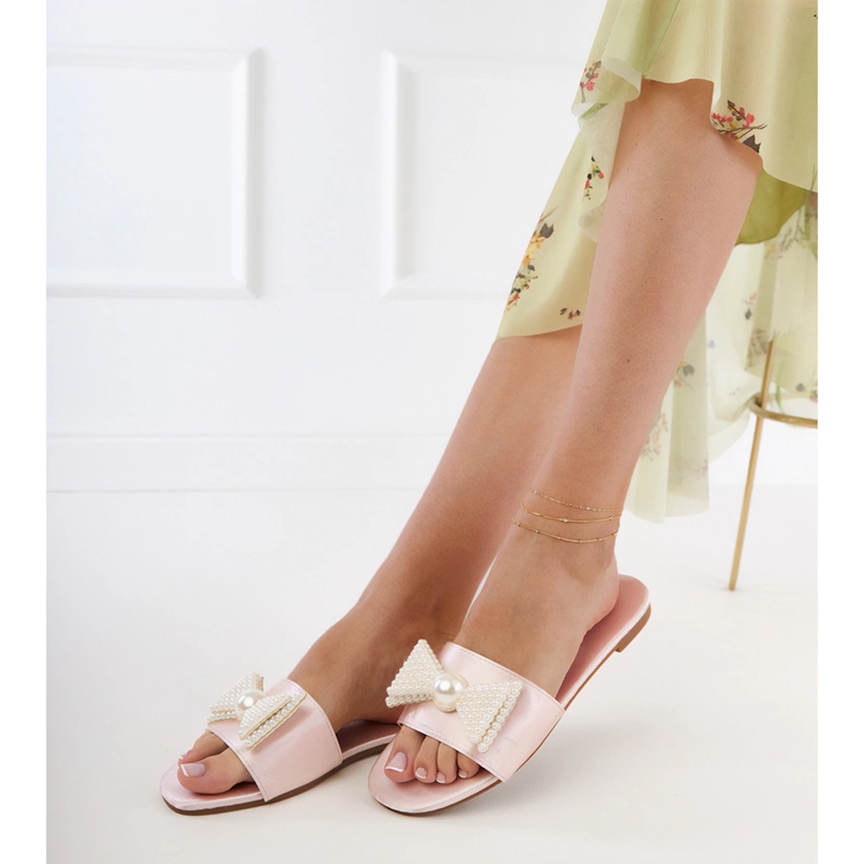 Seastar Chinelos de cetim bege com um arco em pérolas 1