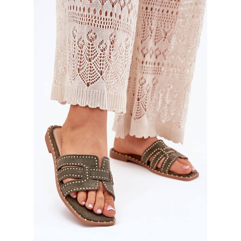 Chinelos planos decorados verde 2