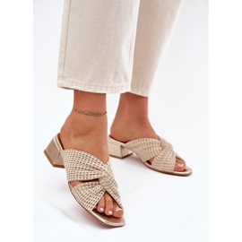 Flippers femininos no Maciejka Block 06955-25 Beige-Gold bege 2