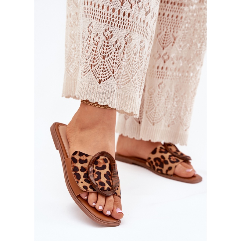 Chinelos planos femininos com uma fivela de leopardo decorativo marrom 2
