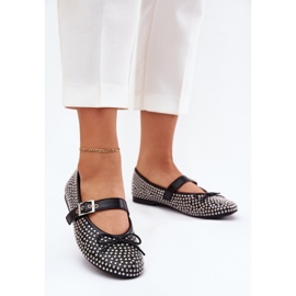 Bailarinas decoradas com um arco e um cinturão preto 2