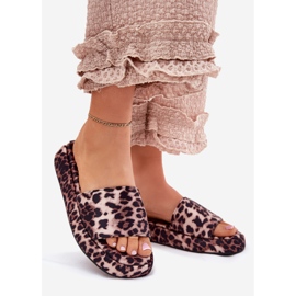 Chinelos femininos na plataforma leopardo marrom 1