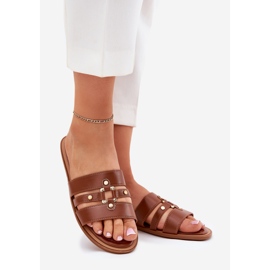 Chinelos femininos planos com um camelo detalhado de ouro marrom 1