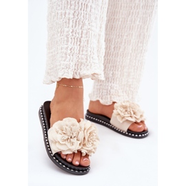 Chinelos femininos com flores materiais bege 2 Chinelos femininos com flores materiais bege 2