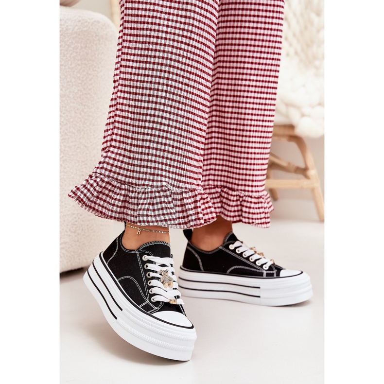 Tênis femininos na plataforma com pinos dourados pretos 2