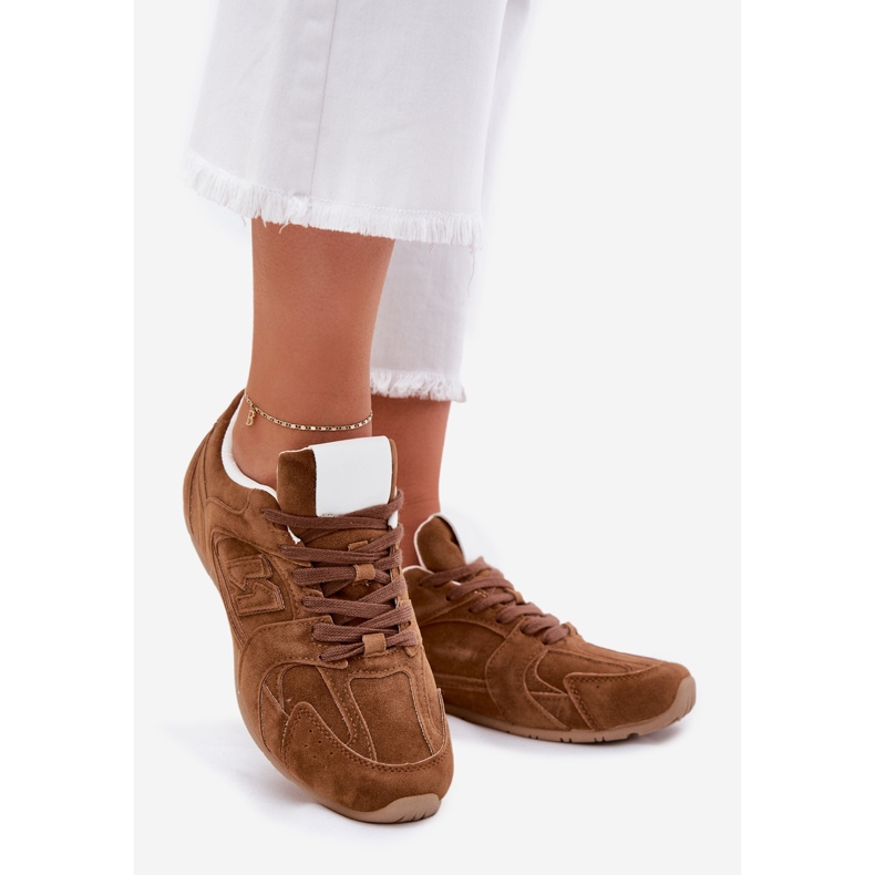 Sapatos esportivos femininos com camelo de camurça ecológica marrom 1