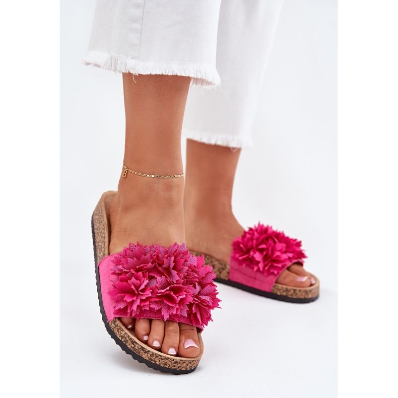 Flip de mulheres em uma sola de cortiça com flores de fúcsia rosa 2 Flip de mulheres em uma sola de cortiça com flores de fúcsia rosa 2