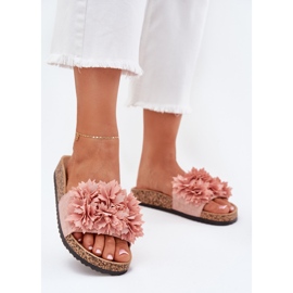 Chinelos femininos em uma sola de cortiça com flores rosa 2