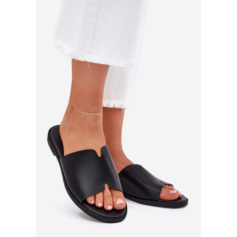 EVento Chinelos de giro feminino com couro liso de couro preto 1