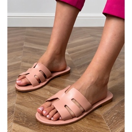 Flip -flops rosa decorado com recortes 1 Flip -flops rosa decorado com recortes 1