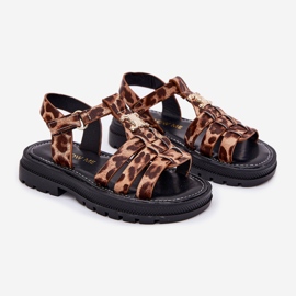 Sandálias femininas com um detalhe de leopardo decorativo marrom 1
